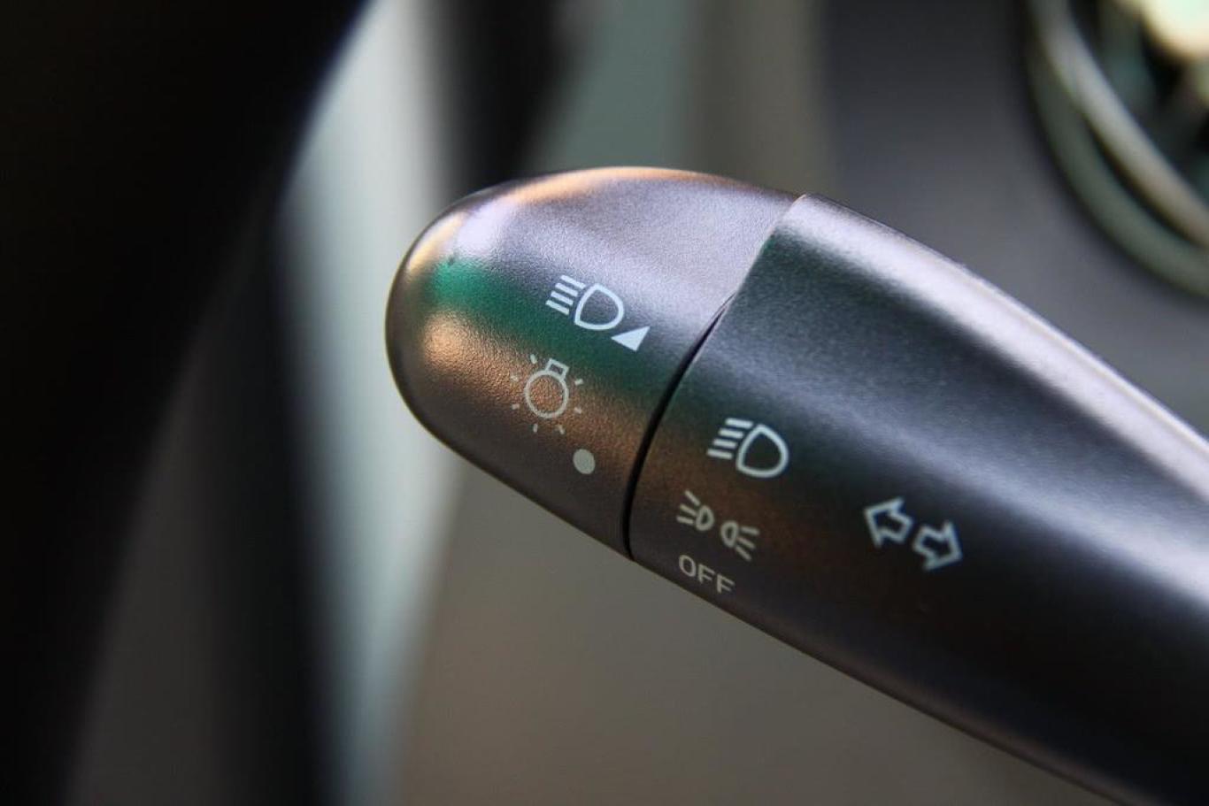 奇瑞x1进化版 1.3—mt 豪华型大灯开关