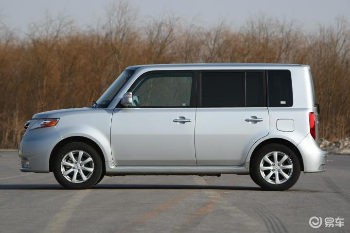 汽车图片 长城 酷熊 全部车款 2010款 1.5l cvt 精英型 2009款 1.