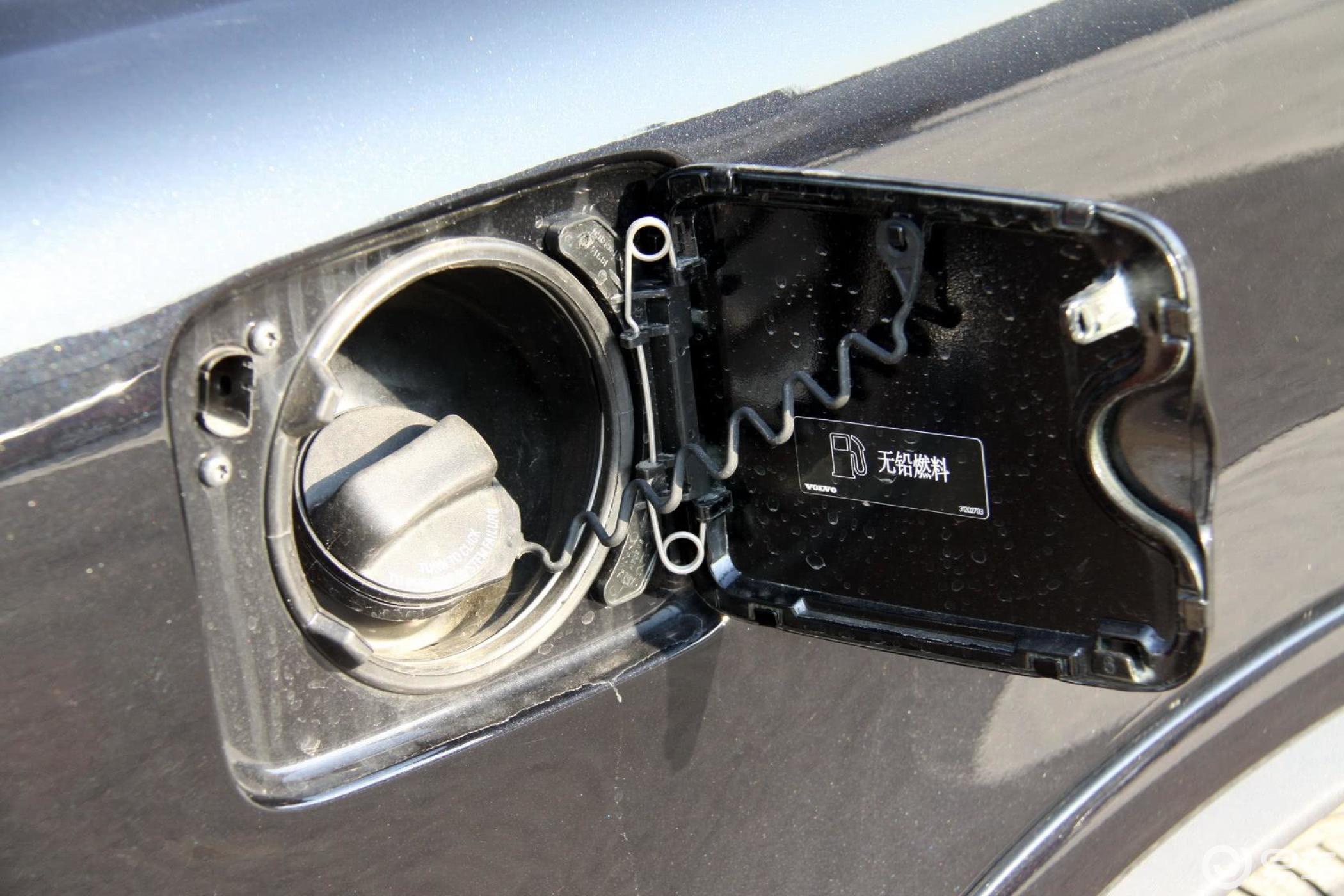 【沃尔沃xc902011款2.5t awd油箱盖汽车图片-汽车图片大全】-易车