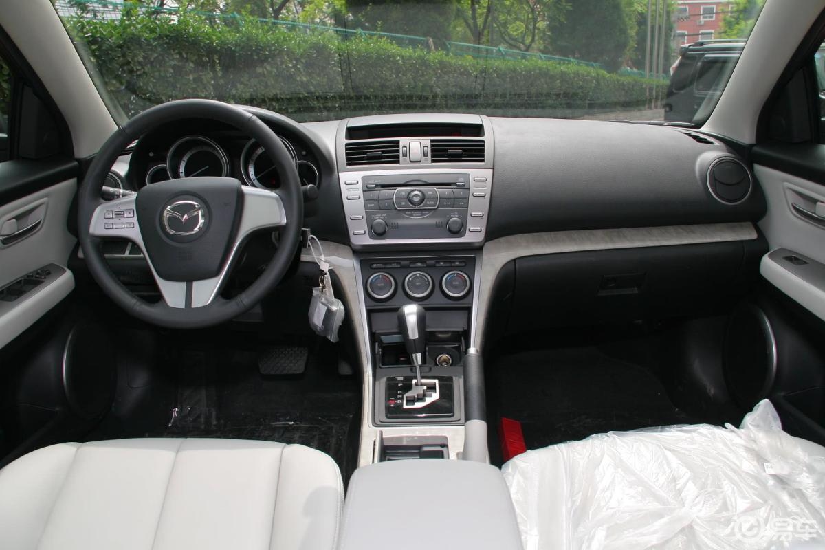 【睿翼2010款2.0l 豪华版内饰全景正拍汽车图片-汽车图片大全】-易车