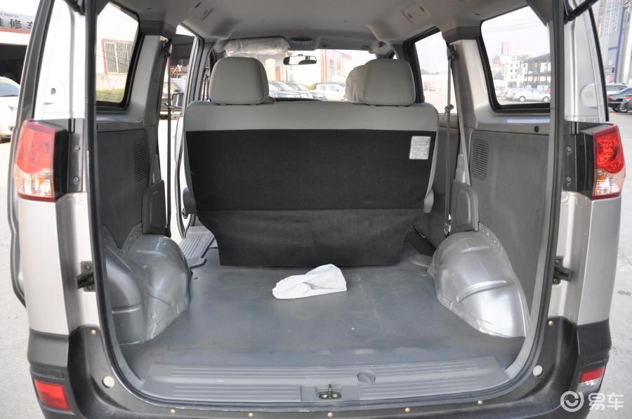 东风·郑州日产帅客 空间图