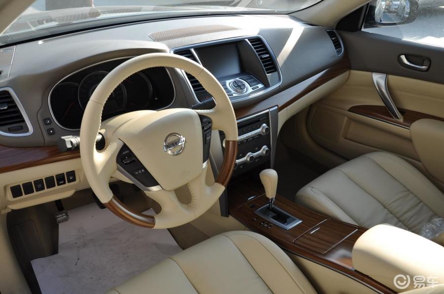 【新天籁2011款公爵 2.