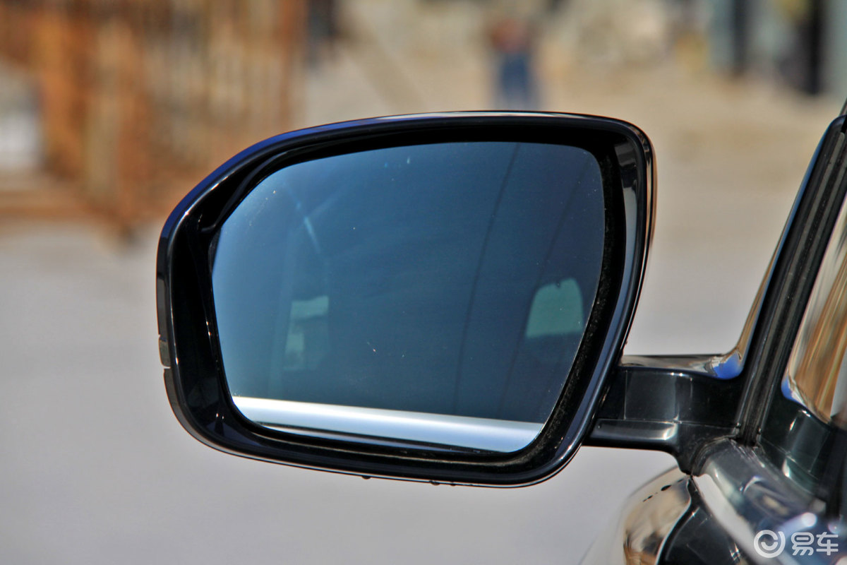 0t 5门耀致版】进口路虎揽胜极光_2.0t 5门耀致版图片-网通社汽车