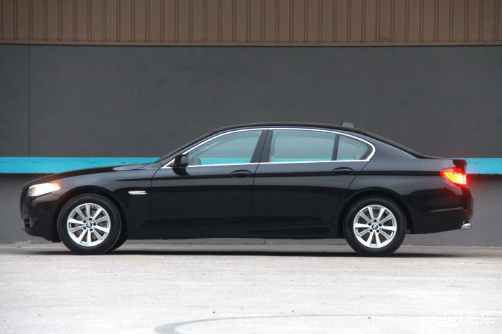 宝马5系 523li 豪华型华晨宝马523li豪华型
