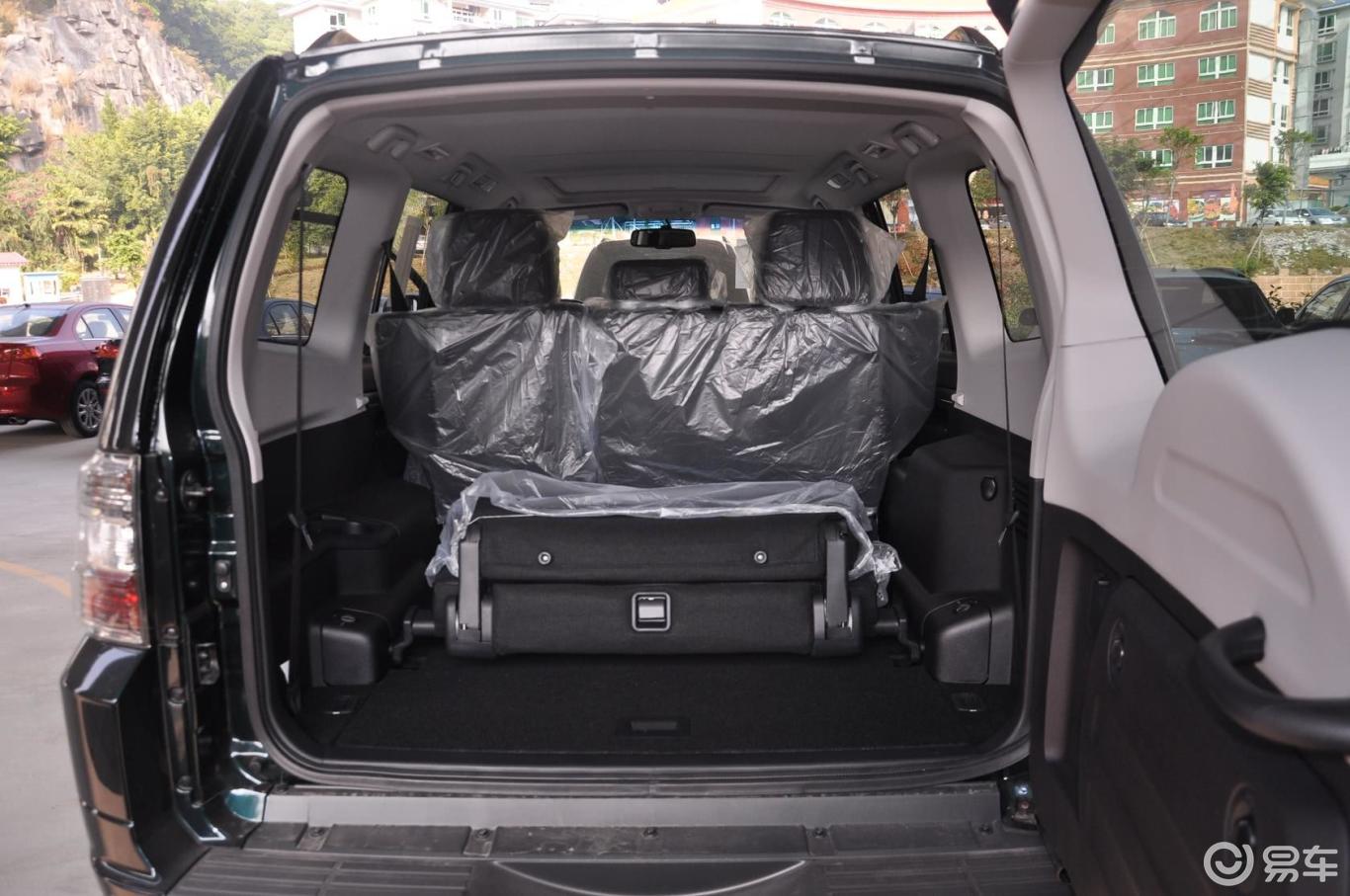 帕杰罗空间-深绿云母色