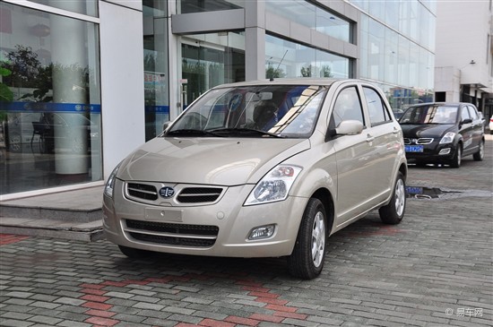 夏利威志v2 通辽购车 47900元起售 送礼包