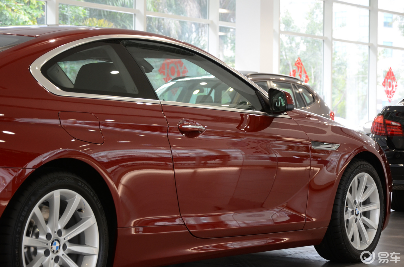 640i外观-朱砂红