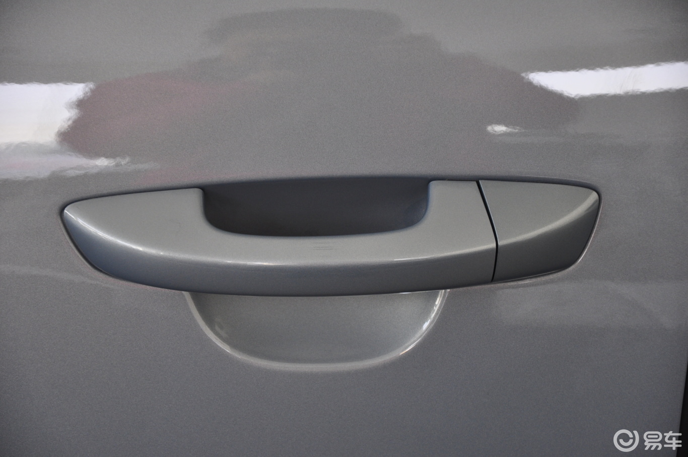 夏朗外观-深灰色金属漆