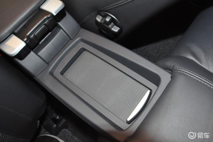 沃尔沃 c70(进口) t5沃尔沃c70-暮色铜