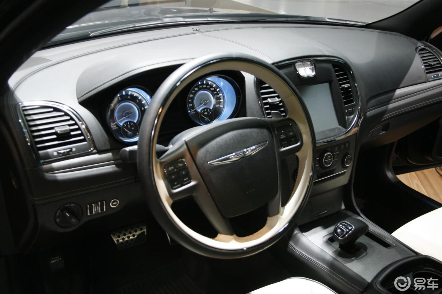 克莱斯勒300c(进口)