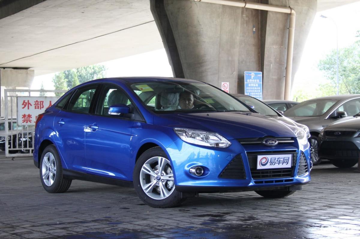 福克斯三厢外观-情调蓝