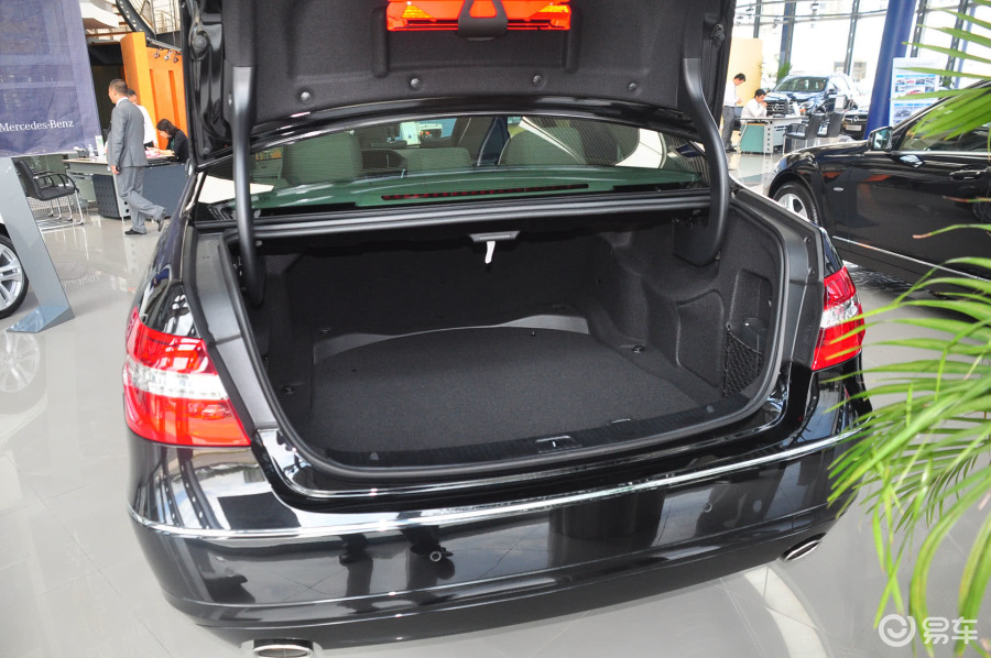 【奔驰e级2012款e 300 l 优雅型行李箱空间汽车图片-汽车图片大全】