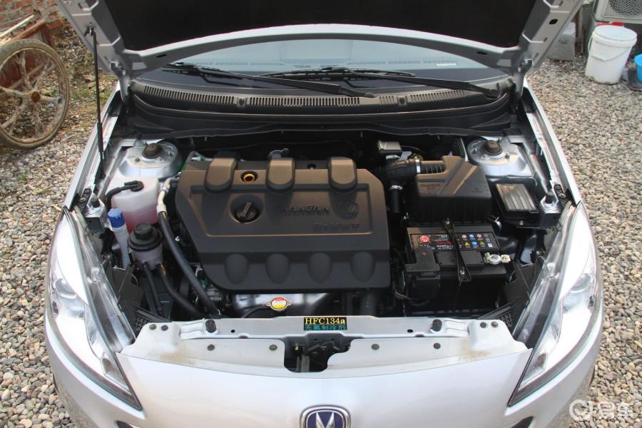 长安汽车  悦翔v5  2012款  2012款  1.5l 手动 梦幻型  1.