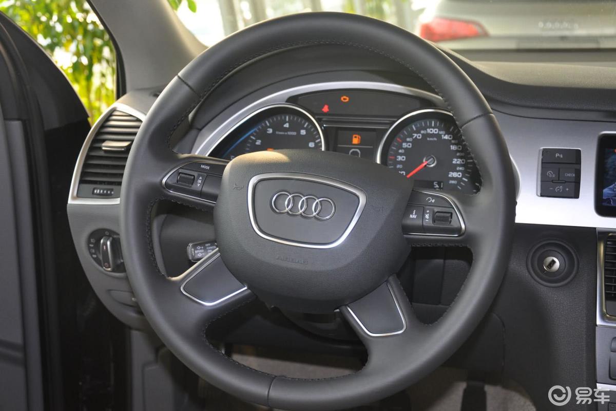 【奥迪q72013款35 tfsi 舒适型方向盘汽车图片-汽车图片大全】-易车