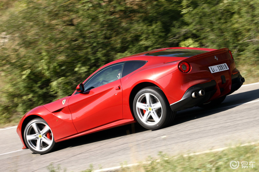【法拉利f12 berlinetta汽车图片-汽车图片大全】-易车网