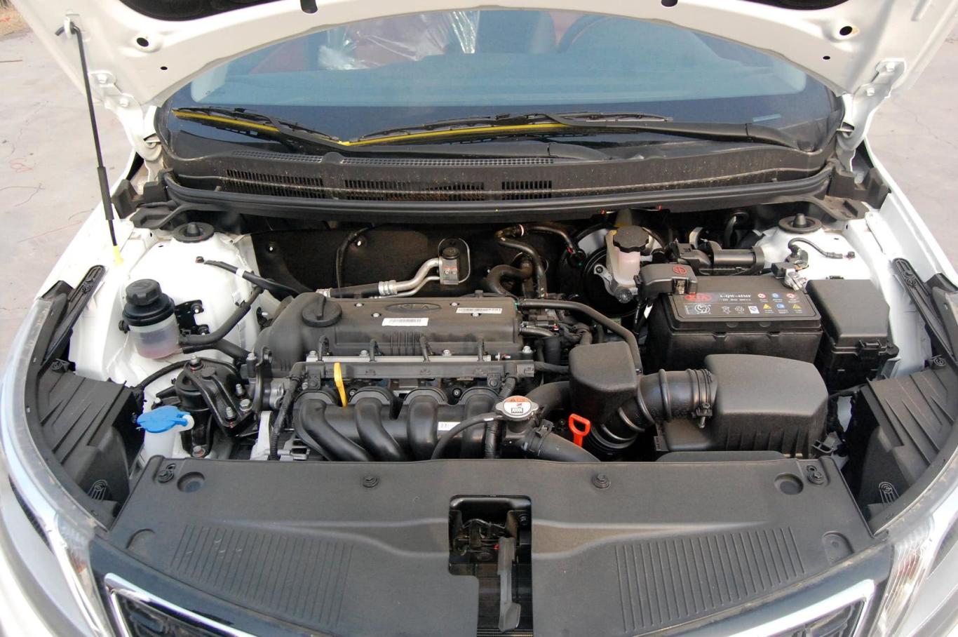 起亚k2两厢 1.4l 手动 炫酷纪念版发动机