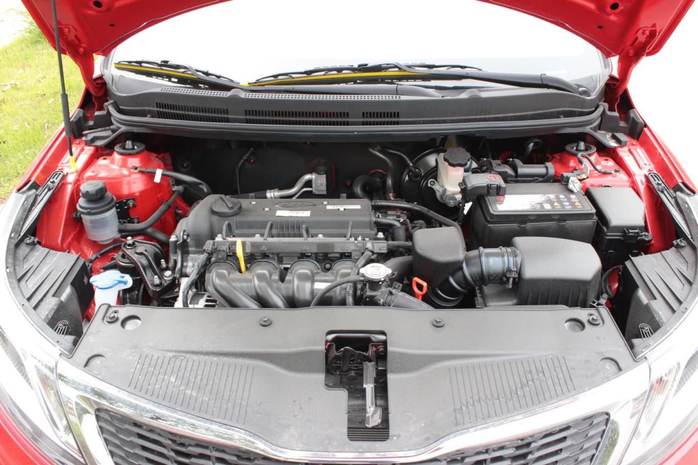 起亚k2两厢 1.4l 自动 gls发动机