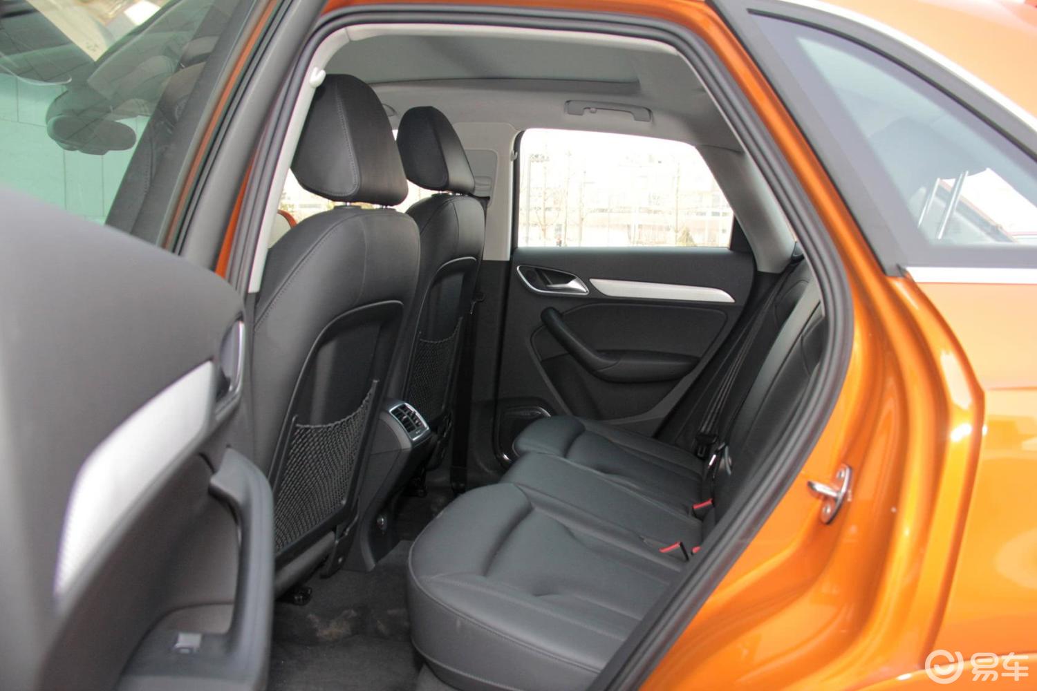 【奥迪q32013款40tfsi quattro 豪华型后排空间体验汽车图片-汽车图片