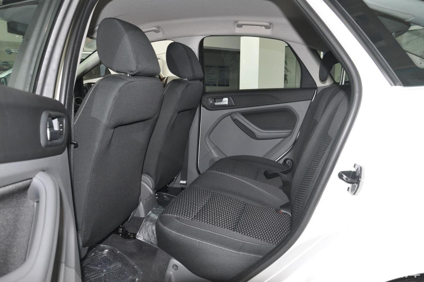 8l 手动 基本型】福特福克斯两厢_经典款 1.