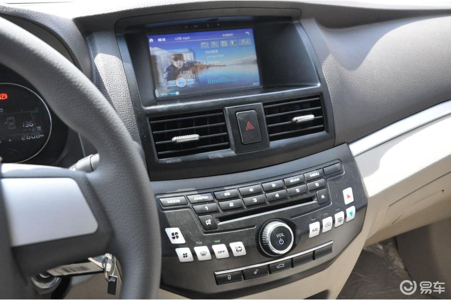 8l 手动 豪华型中控台驾驶员方向汽车图片-汽车图片大全】-易车网