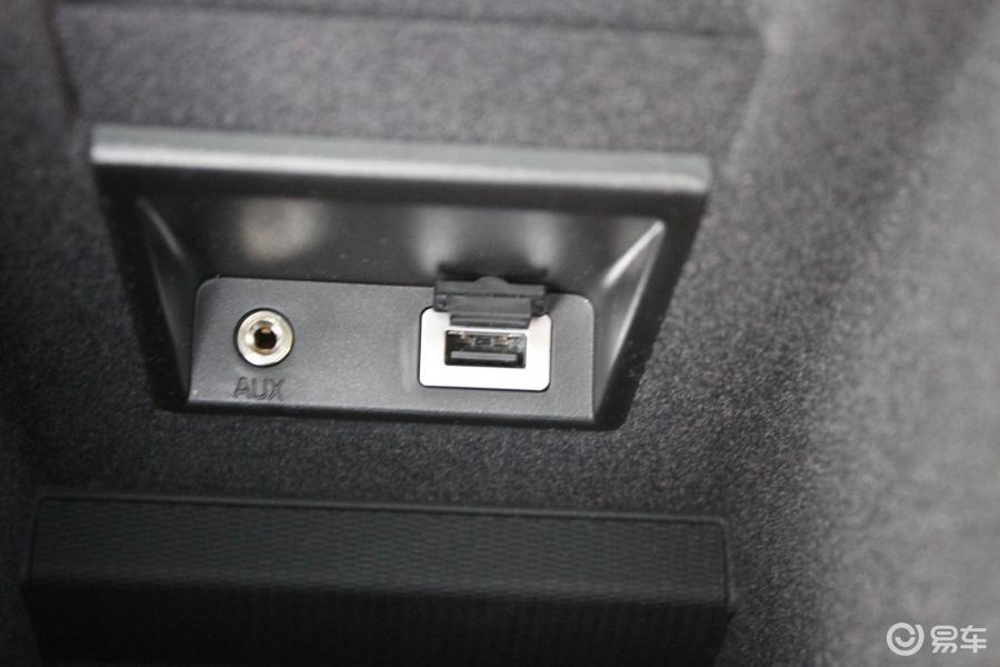 尊贵型usb接口汽车图片汽车