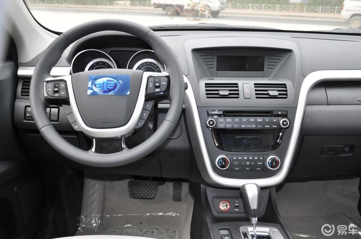 【奔腾x802013款2.0l 自动 舒适型内饰汽车图片-汽车图片大全】-易车