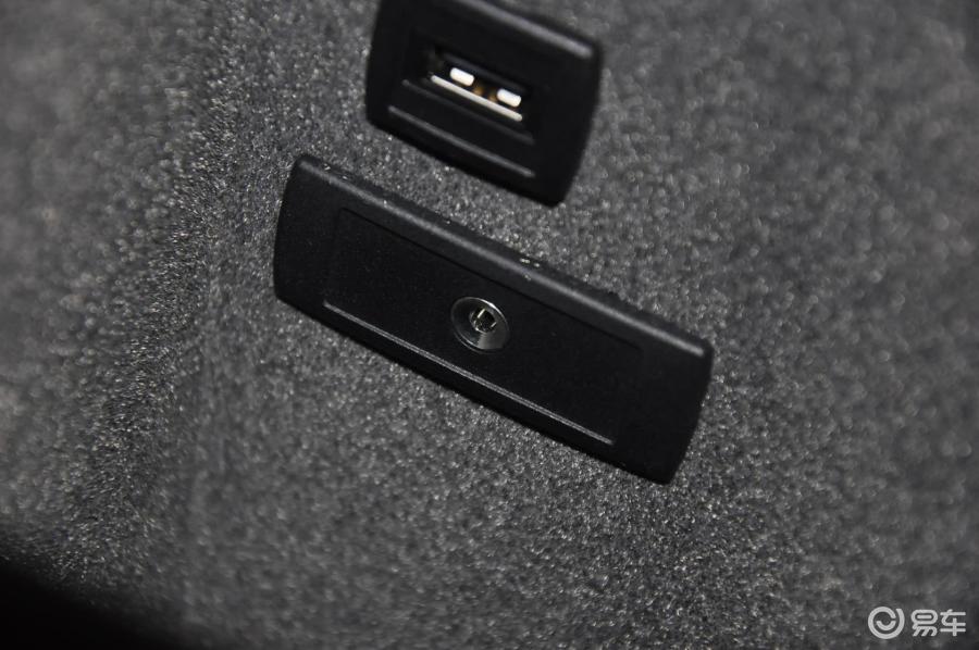 【奔驰m级2012款ml 300aux接口汽车图片-汽车图片大全】-易车