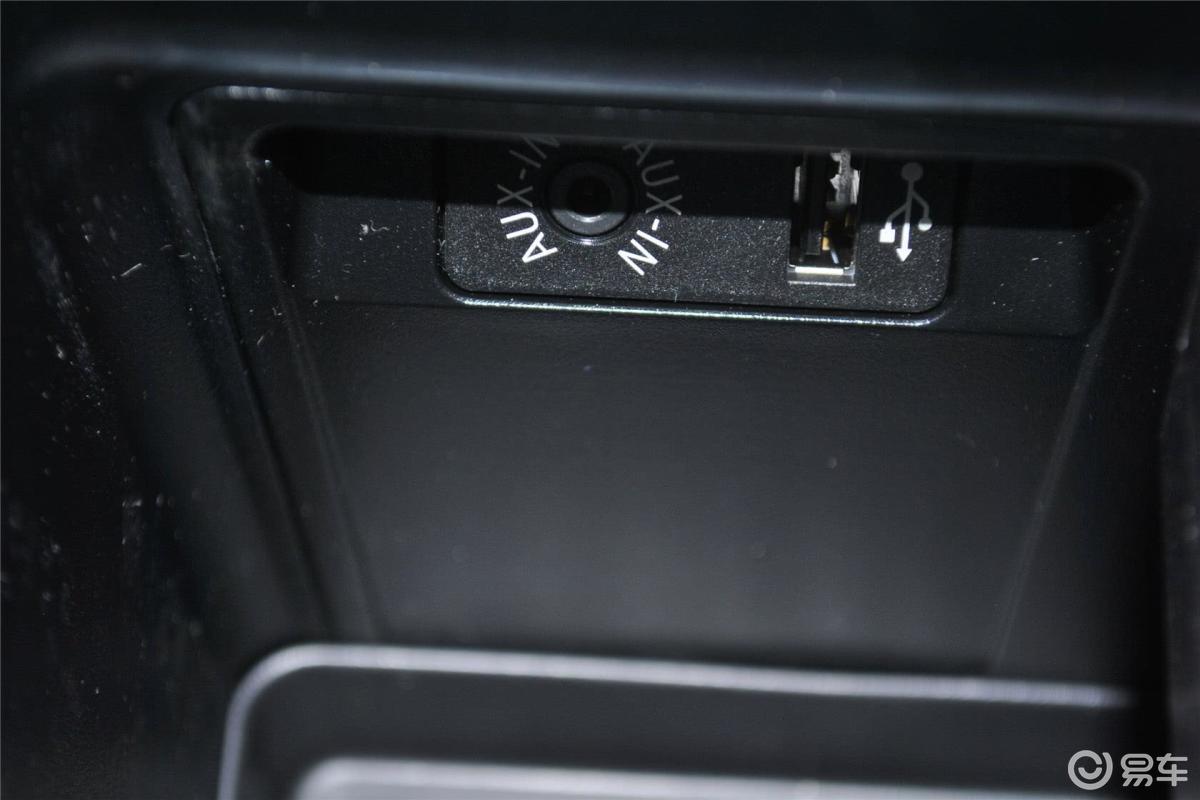 【宝马x62012款xdrive35iusb接口汽车图片-汽车图片大全】-易车