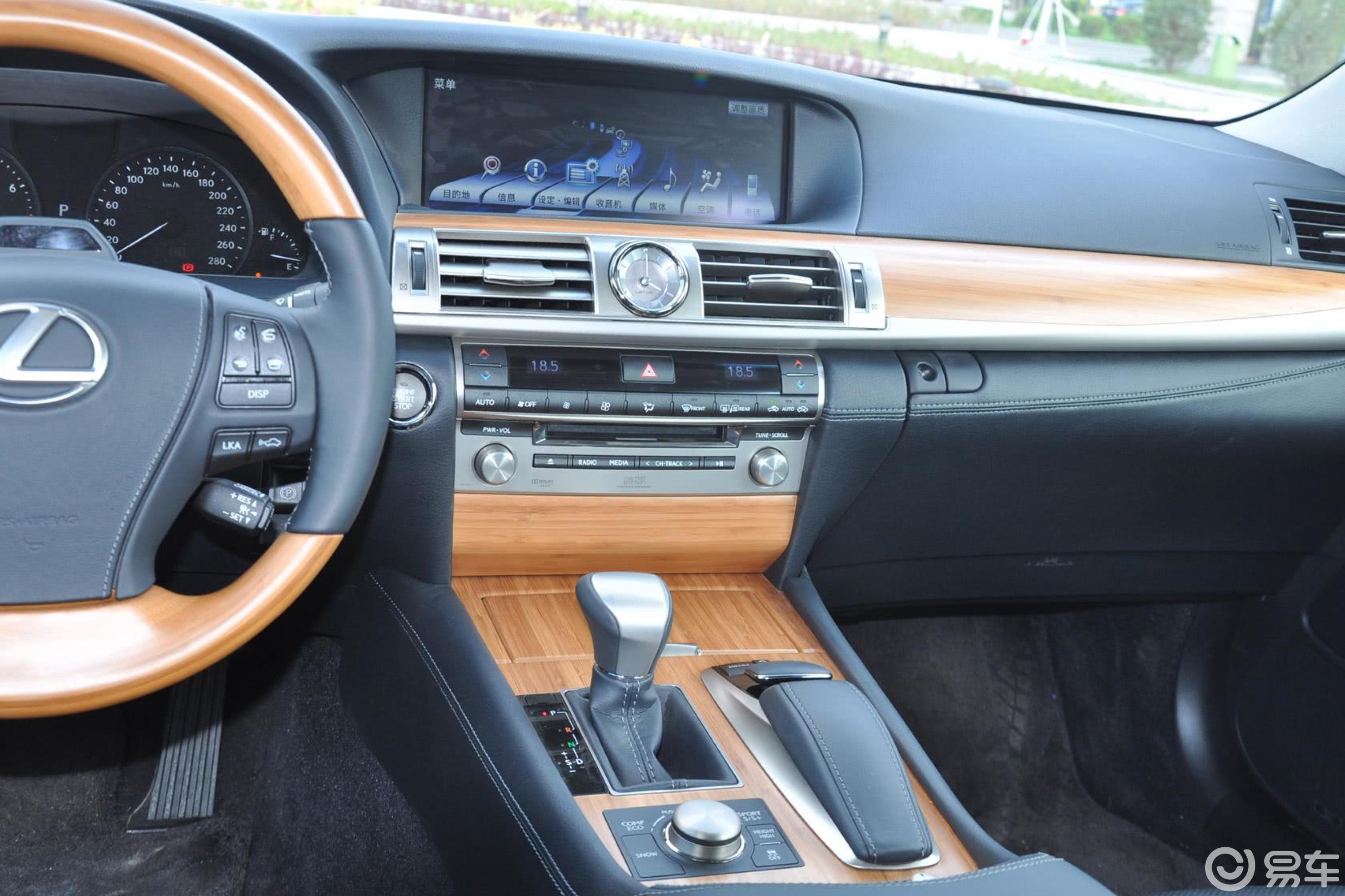 【雷克萨斯ls2013款460l 尊贵加长全驱版中控台驾驶员方向汽车图片