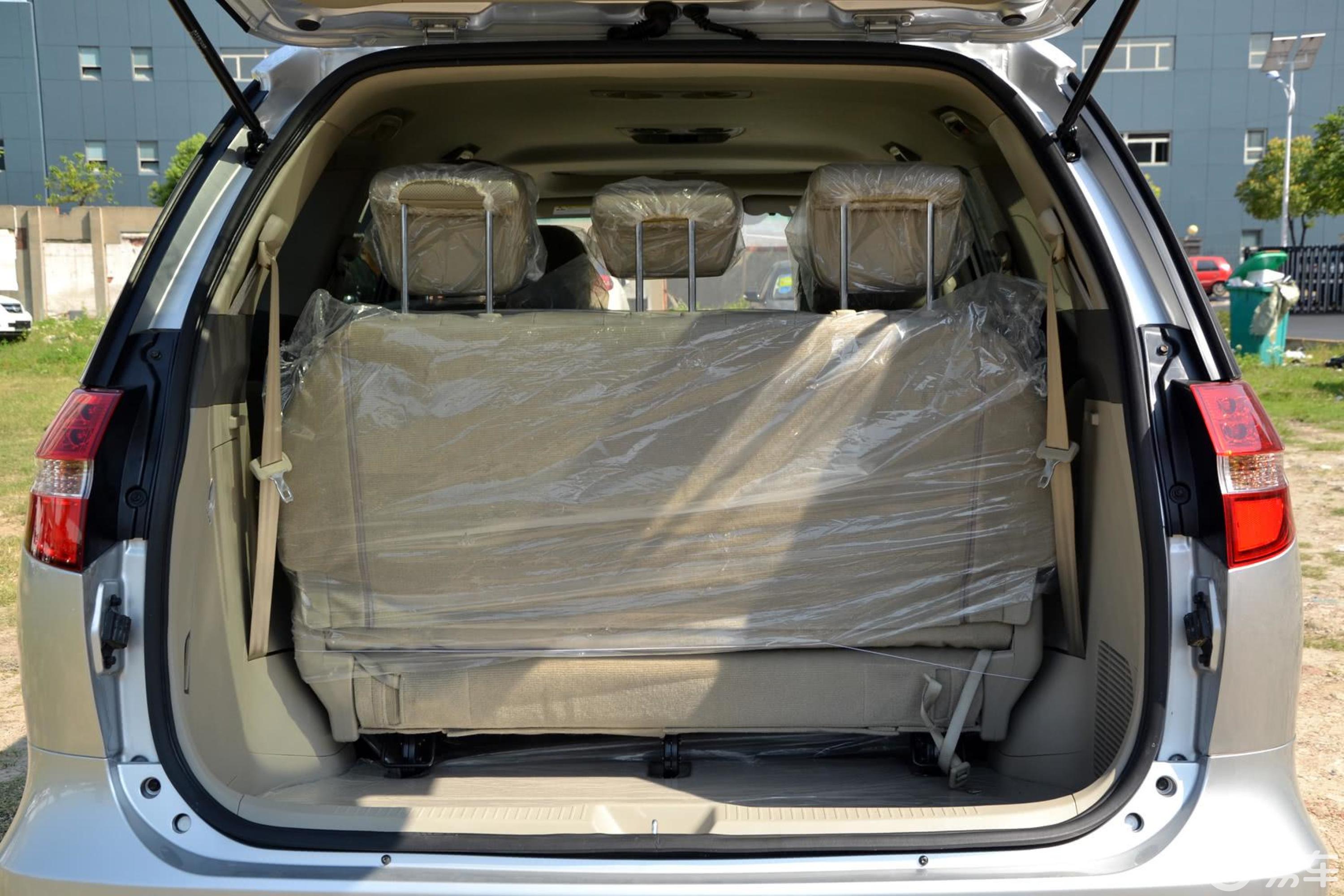 【比亚迪m62013款2.