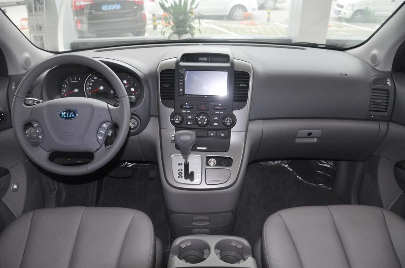 起亚vqvq-r 2.2t 自动 柴油 舒适版内饰全景正拍