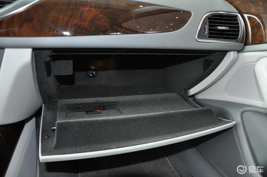 【奥迪a62013款40 hybrid手套箱汽车图片-汽车图片大全】-易车网