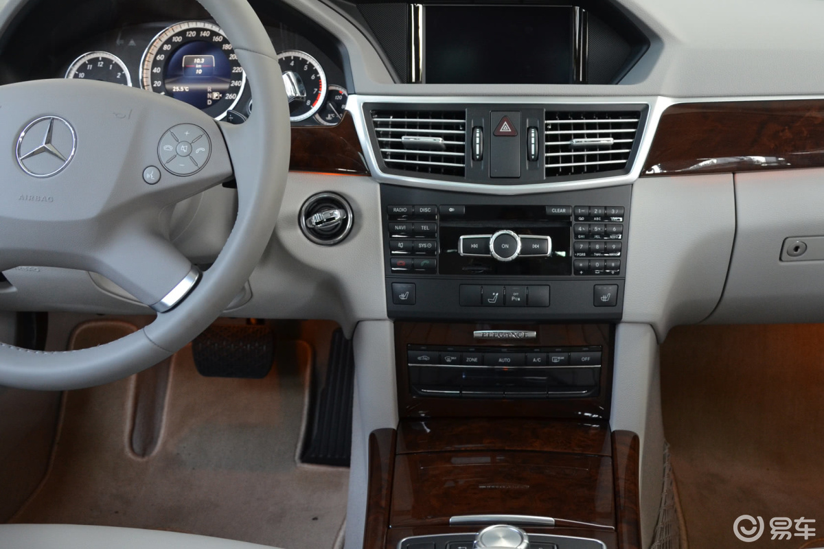 【奔驰e级2013款e 300 l 优雅型中控台整体汽车图片-汽车图片大全】