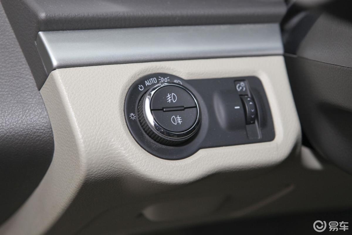 【别克gl82013款3.0l xt旗舰版大灯开关汽车图片-汽车图片大全】-易车