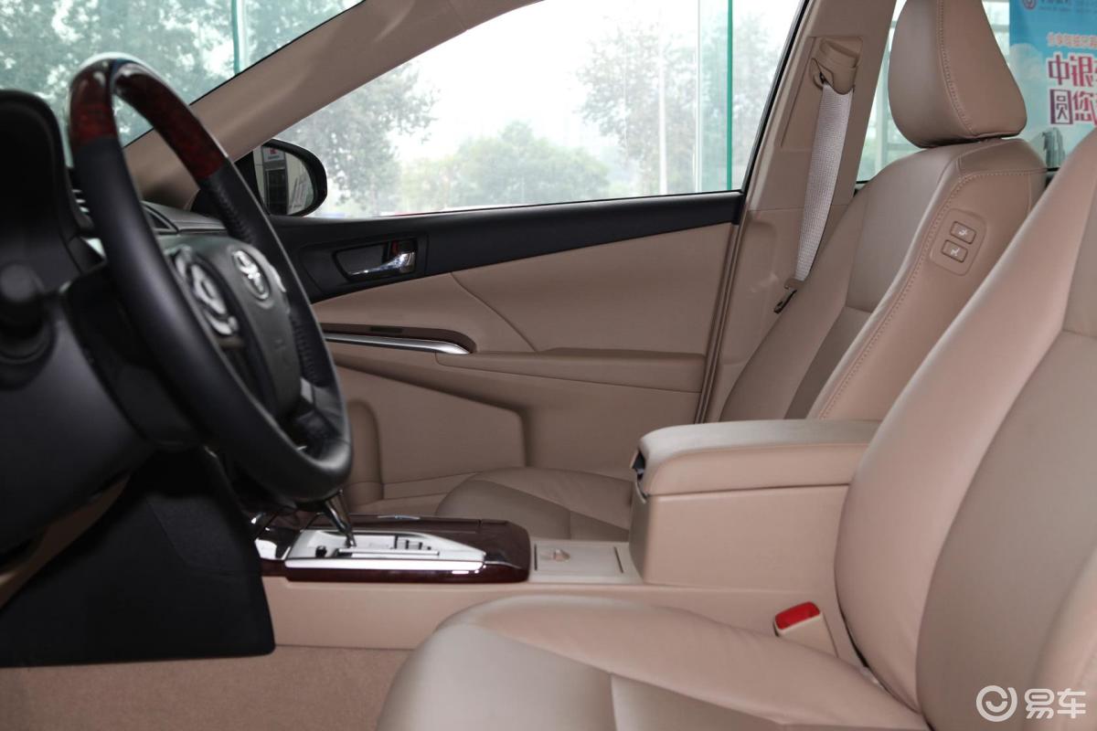 【凯美瑞2013款2.0g 舒适版前排空间汽车图片-汽车图片大全】-易车