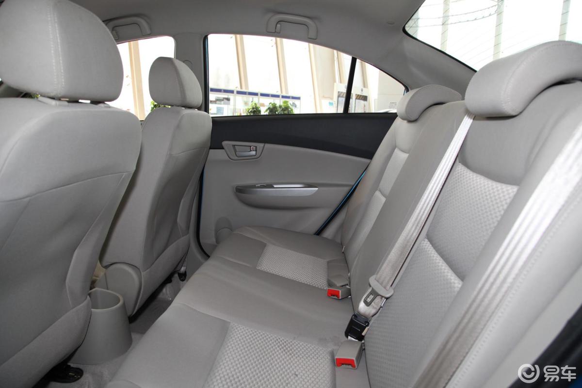 5l 手动 梦幻型后排空间体验汽车图片-汽车图片大全】-易车