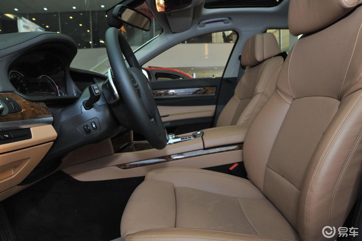 【宝马7系2013款740li xdrive前排空间汽车图片-汽车图片大全】-易车