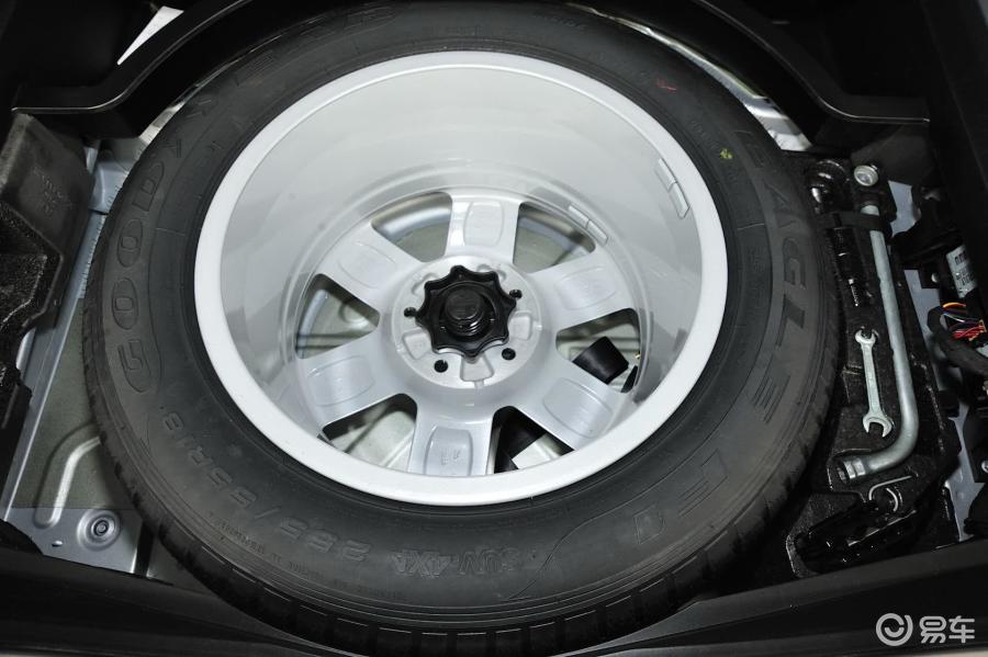 【奥迪q72014款35 tfsi quattro 进取型备胎汽车图片-汽车图片大全】