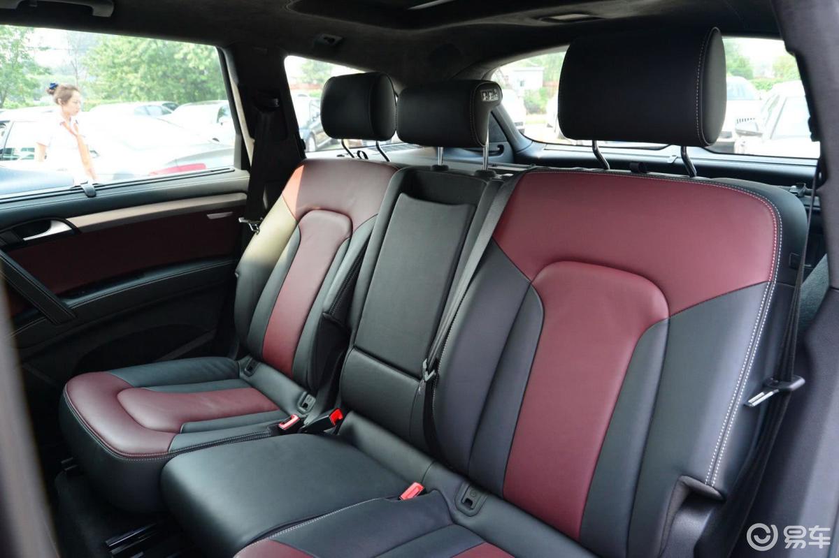 【奥迪q72014款35 tfsi quattro 进取型后排座椅汽车图片-汽车图片