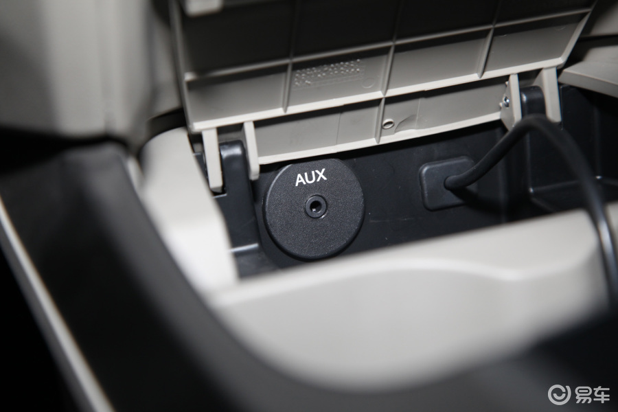 加装aux接口