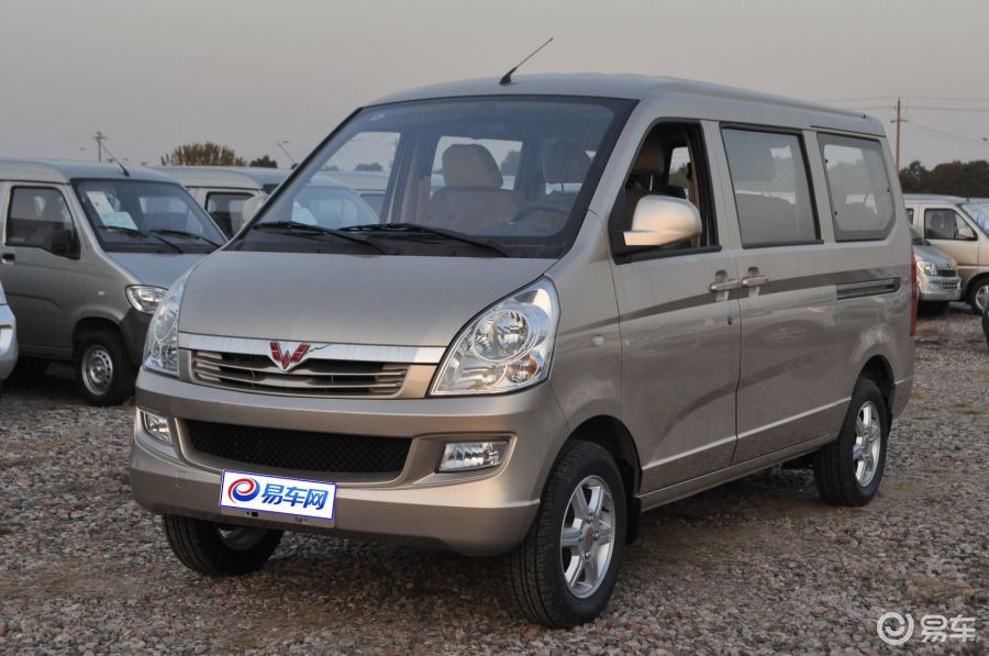 五菱荣光 外观—亮米黄