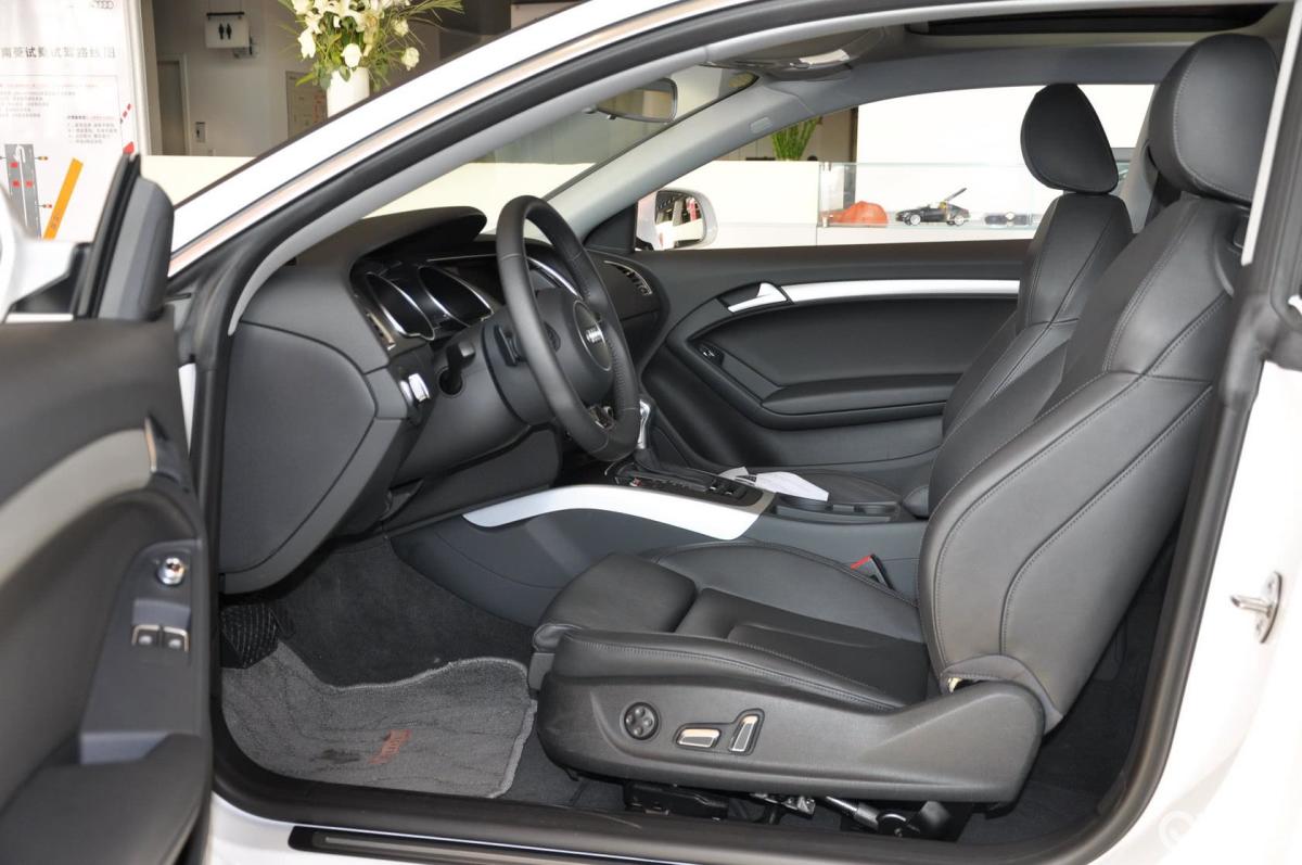 【奥迪a52013款coupe 40tfsi quattro前排空间汽车图片-汽车图片大全