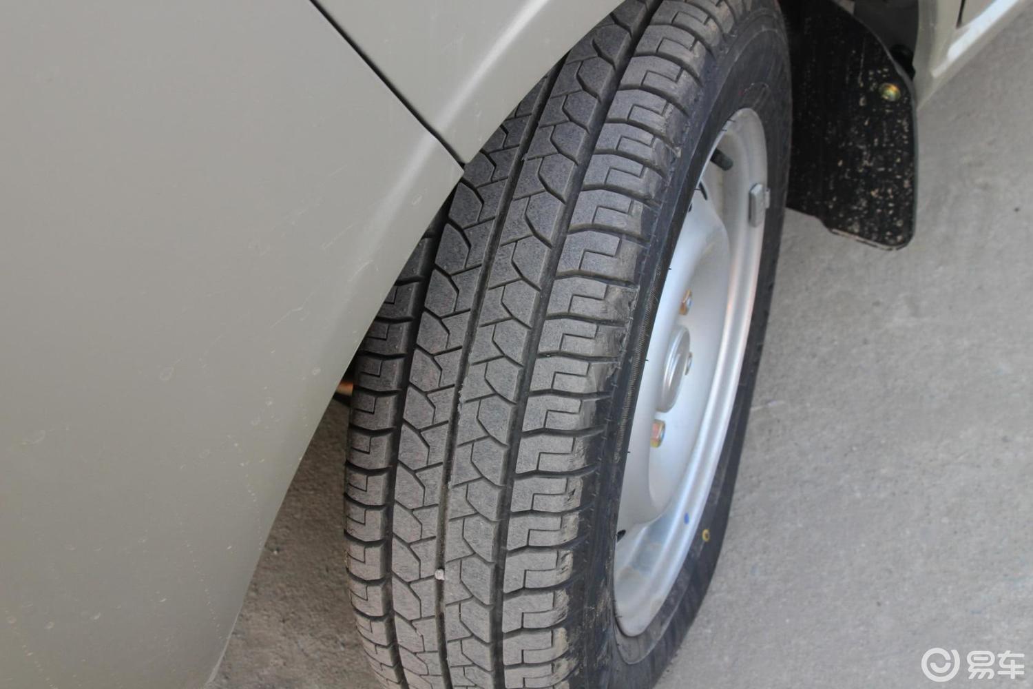 【东风小康k072013款新k07经典型轮胎花纹汽车图片-汽车图片大全】