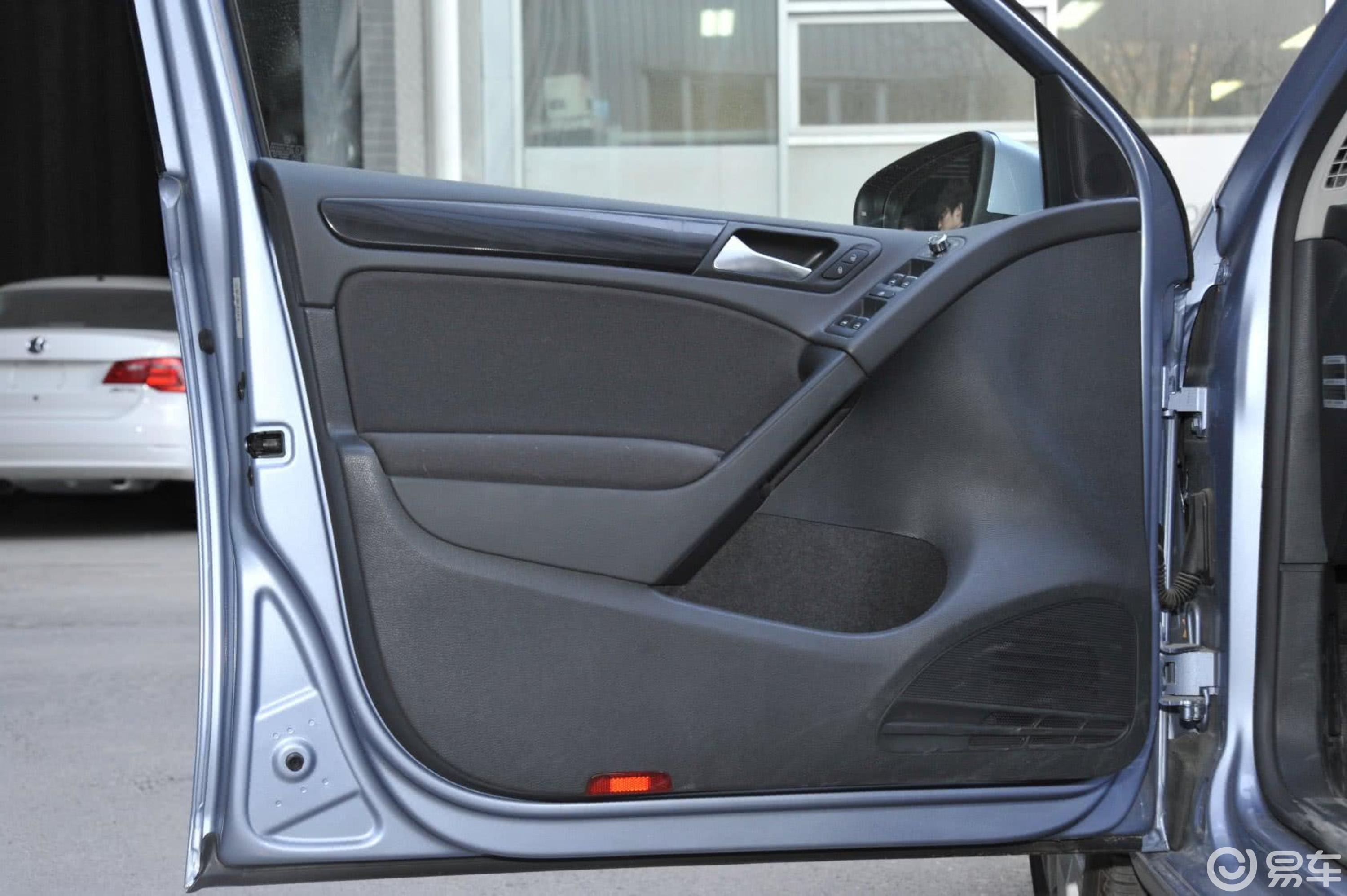6l 自动 舒适型驾驶员侧车门内门板汽车图片-汽车图片大全】-易车