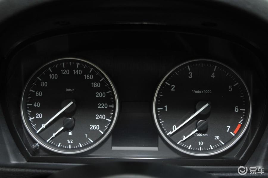 【宝马x12013款sdrive20i 运动设计套装仪表盘汽车图片-汽车图片大全