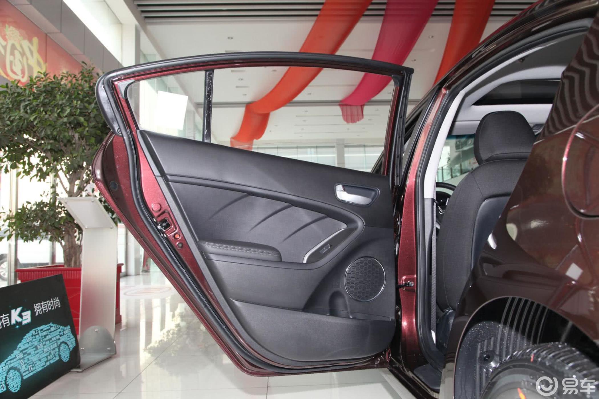 6l 自动 gls驾驶员侧车门内门板汽车图片-汽车图片大全】-易车