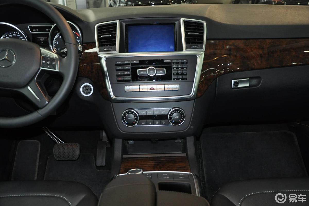 【奔驰m级2014款ml400 4matic 动感型中控台整体汽车图片-汽车图片