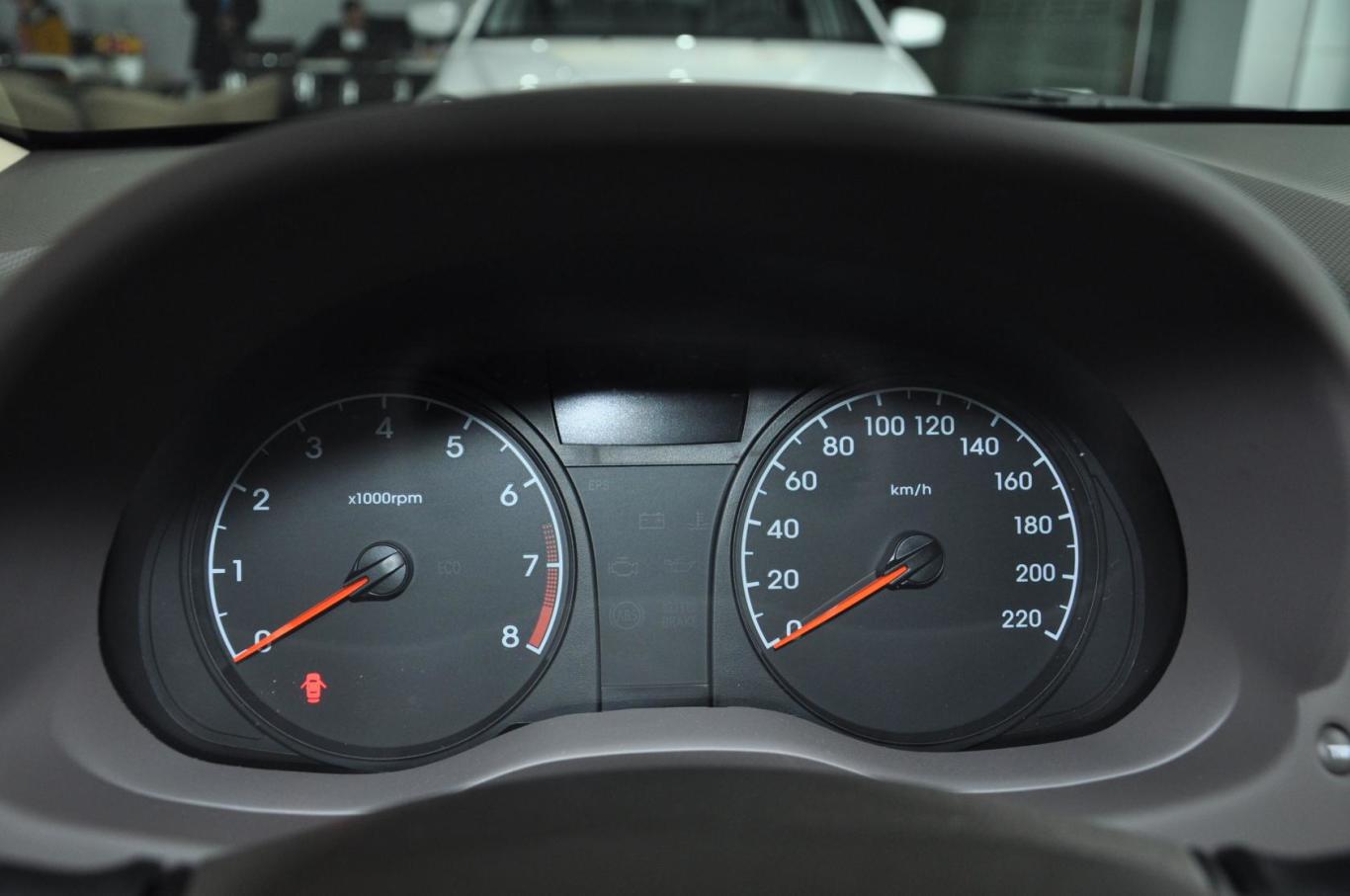 瑞纳三厢 1.4l gs at仪表盘