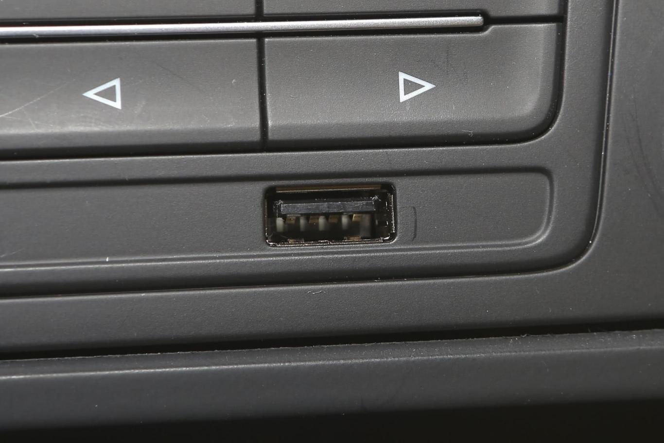 速腾1.6l 手动 舒适型usb接口