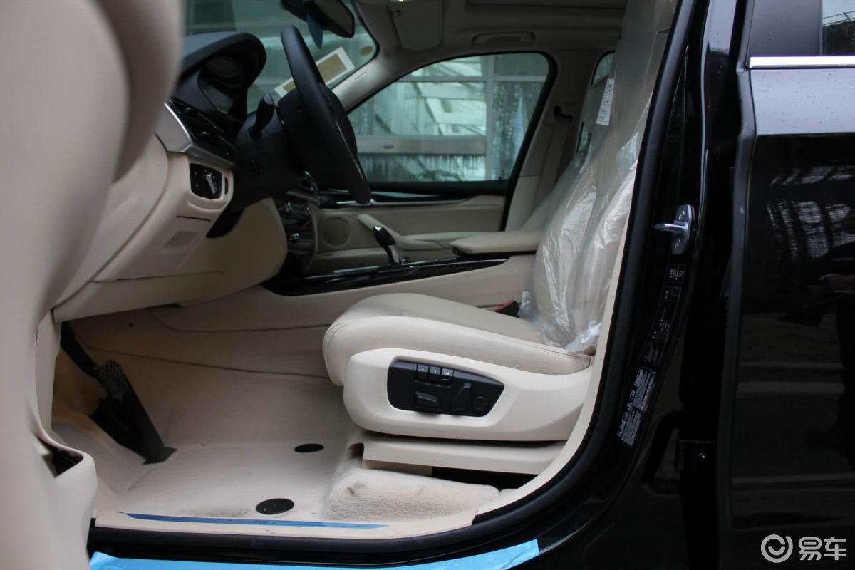 【宝马x52014款xdrive35i 豪华型前排空间汽车图片-汽车图片大全】